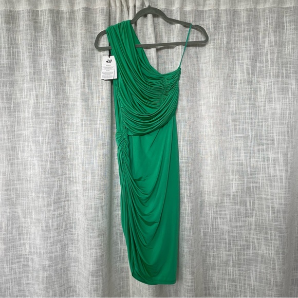 H&M Innovation Metaverse Draped Dress - Picture 6 of 10